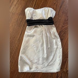 Gold strapless mini dress - size 3